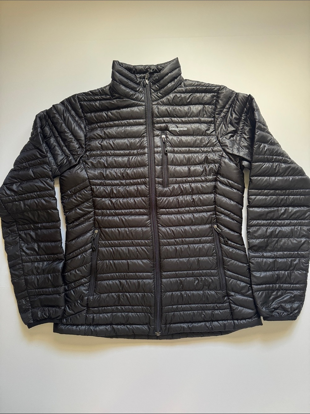 Patagonia Women's ultralight down puffer jacket size XS Black - Picture 2 of 12